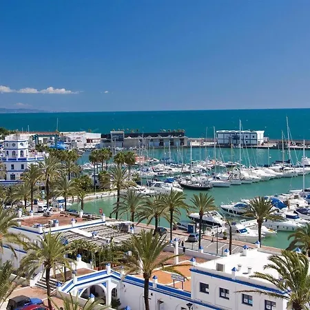 Puerto Marina Bay