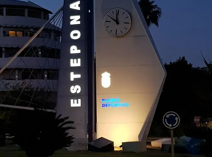 شقة Puerto Marina Bay